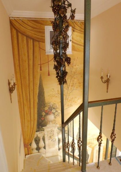 Decorazione della scala dipinto in colore bronzo
