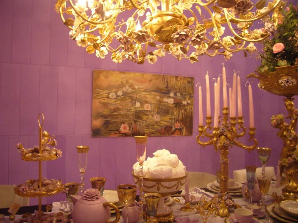 Un particolare dell'allestimento Casa Giardino all'ultima edizione del Macef con un affresco ispirato alle Ninfee di Monet by Mariani Affreschi